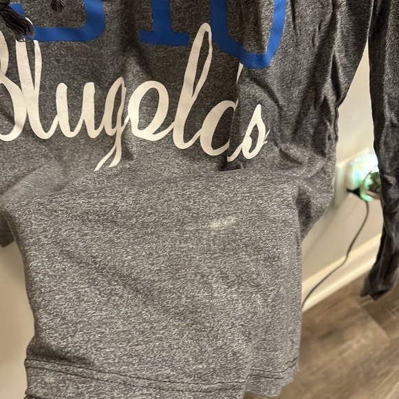 UW-Eau Claire gray Turtle Neck Long Sleeve, size medium - Picture 5 of 6